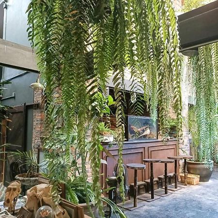 J No.14 Bed and Breakfast Bangkok Eksteriør billede